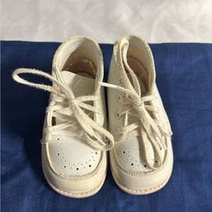 Vintage Cream Baby Walker Shoes‎
